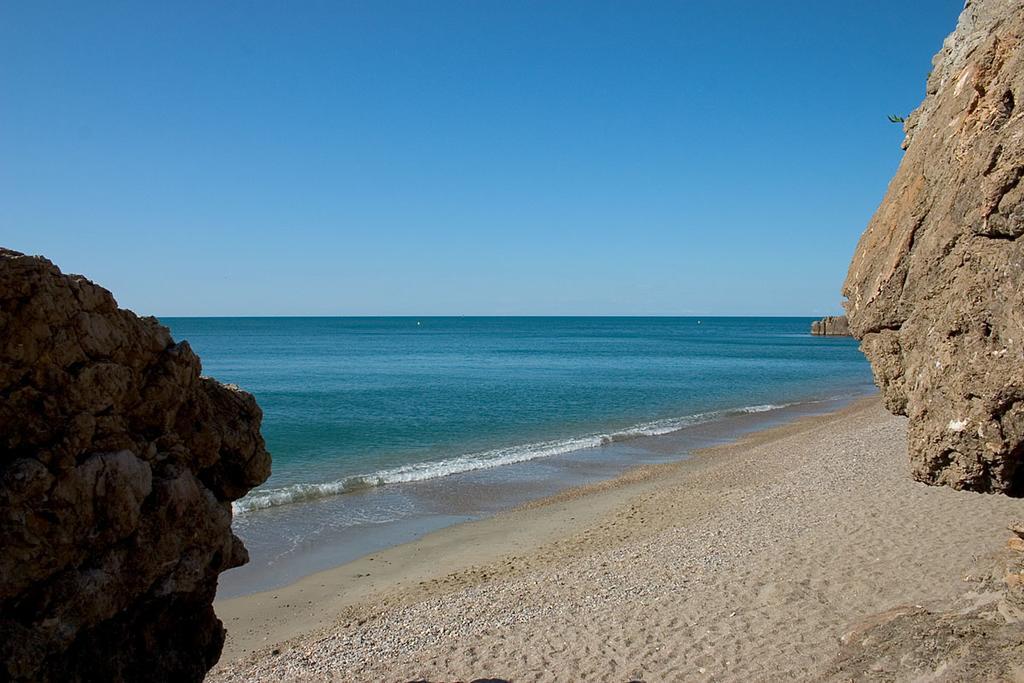 Mira Ceti Yurt Bed & Breakfast Sete Bagian luar foto